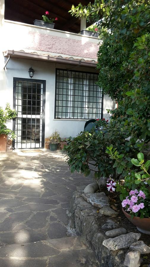 Bed&Breakfast "Fiorella" Sul Lago Castel Gandolfo Buitenkant foto